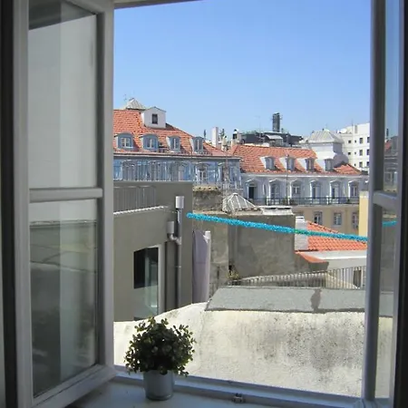 Charming Mouraria Studio Apartment