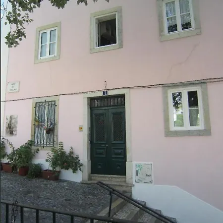 Charming Mouraria Studio Apartment