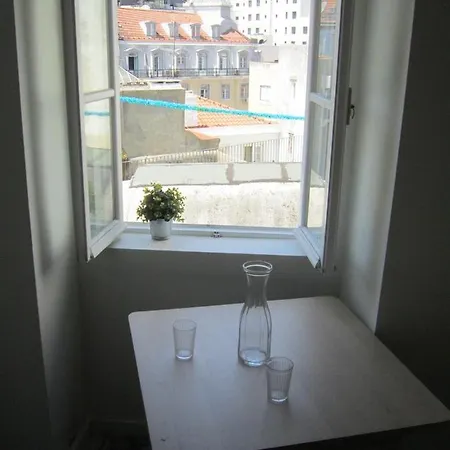 Charming Mouraria Studio Apartment *